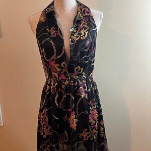 Beautiul Women's Dress with unique pattern: Size Medium